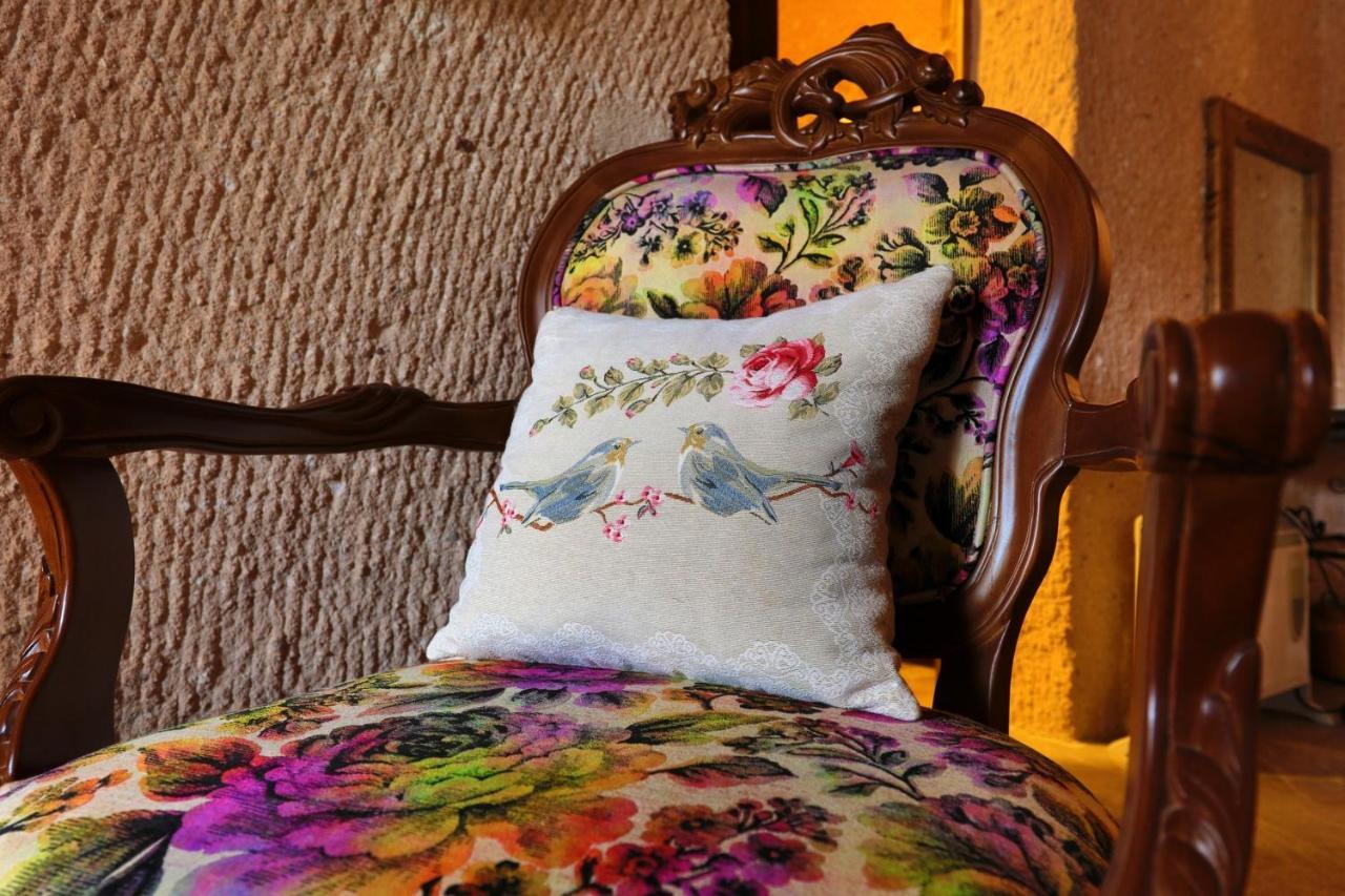 Eyes Of Cappadocia Cave Hotel Ючхисар Екстериор снимка